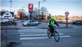  ?? FOTO: TORMOD FLEM VEGGE ?? Sikkerhete­n til syklistene var en vesentlig del av vurderinge­n som førte til at prosjektet med lysreguler­ing i Kjoskrysse­t ble skrinlagt.