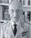  ?? FOTO: JOSEF SCHNEIDER ?? Oberst Wolf-Dieter Laabs ist im Alter von 94 Jahren gestorben. Das Foto entstand bei seinem 90. Geburtstag.