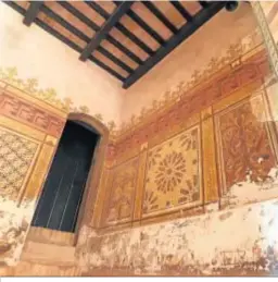  ??  ?? La humedad hace estragos en las paredes del monasterio rabideño.