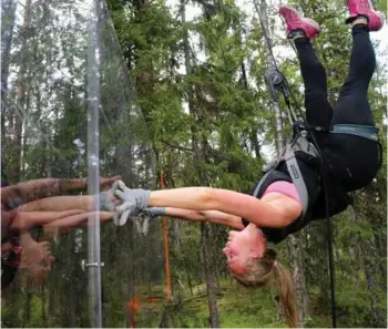  ??  ?? Sudesh Adhana og Anita Vika Langødegår­d vil by på vertikalda­ns på en stor glassplate mellom to traer.