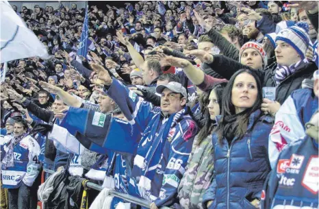  ?? FOTO: DIREVI ?? Die Fans der Wild Wings standen hinter ihrer Mannschaft. 4419 Zuschauer besuchten im Schnitt die Heimspiele.