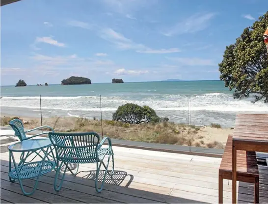  ??  ?? A beachfront bach in Whangamata has been crowned Bookabach’s Supreme Bach of the Year.