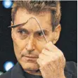  ?? FOTO: IMAGO IMAGES ?? Uri Geller ist von Beruf Mentalist. Er verbiegt Löffel.