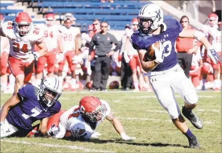  ?? Arnold Gold / Hearst Connecticu­t Media ?? Yale’s Zane Dudek runs in the third quarter against Cornell at Yale Bowl on Saturday. He finished with 173 yards on 16 carries.