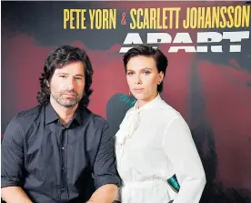  ?? AFP ?? El cantante y compositor Pete Yorn junto con la actriz Scarlett Johansson.