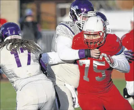  ?? ACADIA ATHLETICS ?? Truro’s Gabriel Bagnell (75), who played university football at Acadia in Wolfville, was selected by the Edmonton Eskimos on Thursday in the CFL draft.