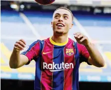  ?? ANSA ?? Sergiño Dest, 19 anni, felice al Camp Nou