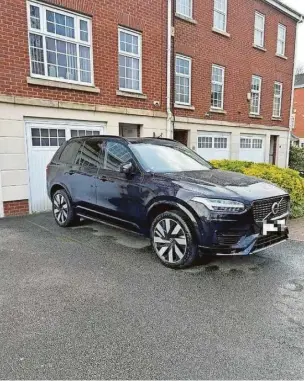  ?? MEN Media ?? ●●The car parked on a couple’s driveway in Reddish