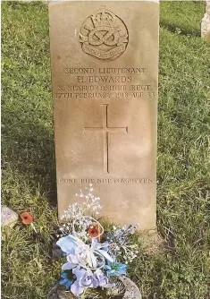  ?? Ground, Brierley Hill ?? The grave of 2/Lt Harry Edwards at South Street Baptist Burial