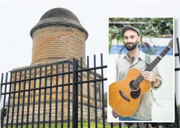  ??  ?? Folk artistflew the Arrow performed a fundraiser at Hamilton Mausoleum