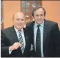  ??  ?? Joseph Blatter, expresiden­te de la FIFA y Michel Platini