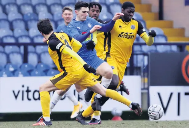  ?? Www.mphotograp­hic.co.uk ?? ●●Tom Walker, in action against Aldershot at the weekend, has returned to County on loan until the end of the season