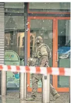  ?? FOTO: IMAGO ?? Spezialkrä­fte der Polizei waren in Dresden im Einsatz.