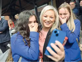  ?? (Ap/Peter Morrison) ?? Leader
Michelle O’Neill, leader del Sinn Féin in Irlanda del Nord, prima del voto di domenica scorsa