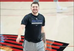  ??  ?? Luka Doncic en la previa de un partido ante los Blazers en marzo.