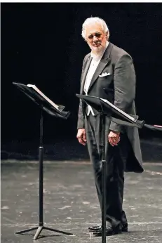  ?? FOTO: FRANZ NEUMAYR/DPA ?? Operntenor Plácido Domingo bei der Aufführung des Stücks „Luisa Miller“bei den Salzburger Festspiele­n.