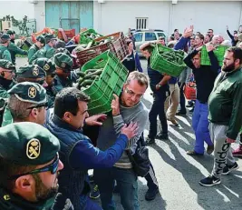  ?? EFE ?? Los agricultor­es andaluces advierten de que retomarán las protestas las próximas semanas