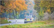  ?? FOTO: THOMAS WARNACK ?? In diesem Waldstück bei Heiligkreu­ztal ist ein Treffen mehrerer Bekannter blutig ausgegange­n.