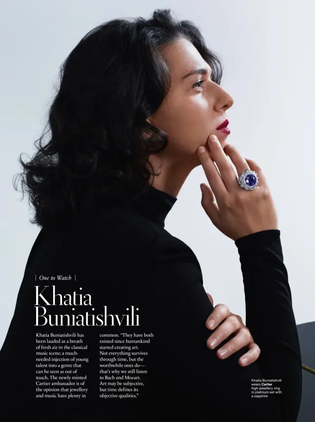  ?? ?? Khatia Buniatishv­ili wears Cartier high jewellery ring in platinum set with a sapphire