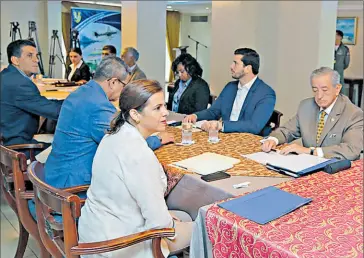  ?? Secom ?? • El presidente Lenín Moreno se reunió ayer con el Gabinete de Seguridad, en Guayaquil.