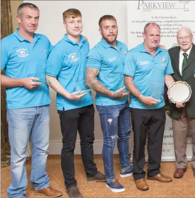  ??  ?? Jim McLaughlin presents the Vartry Rowing Club with the Team of the Year Award at the Wicklow and District League Awards in the Parkview Hotel, Newtown.