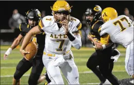  ?? MARC PENDLETON / STAFF ?? QB Connor Bazelak and Alter are seeking their first state football championsh­ip since winning it back to back in 2008-09.