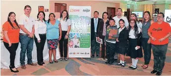  ??  ?? BENEFICIAR­IOS. En Honduras Cargill beneficia a cientos de productore­s, estudiante­s, microempre­sarios y familias con cada uno de sus programas de RSE.