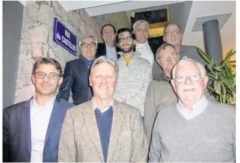  ??  ?? David Leblanc et Jean-Pierre Lavieille (à gauche) et quelques bénévoles du Lions club.