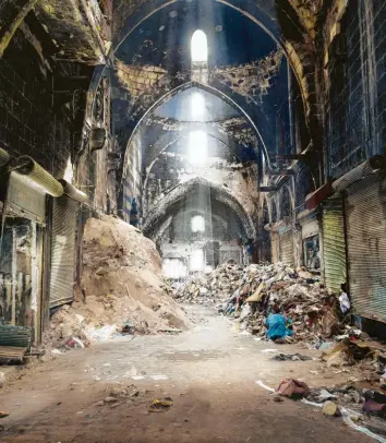  ?? Foto: Iconem(DGAM/Bundeskuns­thalle ?? Die 3D-Darstellun­g macht die Zerstörung besonders erlebbar: Der Souk al-Zarb, die Markthalle im syrischen Aleppo im April 2017.