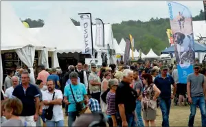  ??  ?? Record d’affluence pour le Game Fair, et également record du nombre de stands et d’animations. Le salon est plus que jamais le grand rendez-vous de la chasse.