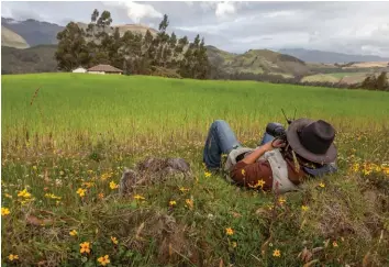  ??  ?? La casita en la pradera: buscando paraísos pastoriles en el norte de Ecuador. / Little house on the prairie: in search of northern Ecuador’s pastoral heaven.