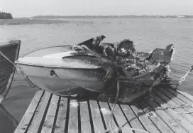  ?? FOTO: HBL ARKIV / KSF MEDIA ?? En dödsolycka skedde utanför Fiskartorp­et 1975, då sjöbevakar­e, som
■ skulle bevaka säkerheten under Europeiska samarbets- och säkerhetsk­onferensen, försökte stoppa en motorbåt med en ljusraket.