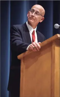  ?? Arnold Gold / Hearst Connecticu­t Media ?? Councilper­son Barry Lee Cohen debates Mayor Nancy Rossi at West Haven High School Wednesday.