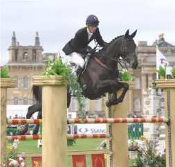  ??  ?? William Fox-Pitt moved up to finish second on 28.7 with Oratorio II
