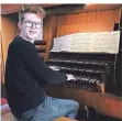  ?? FOTO: KEUSCH ?? Matthias Müller spielt an der Orgel der Lutherkirc­he. Der 18-Jährige will Kirchenmus­iker werden.