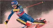  ??  ?? Slalom a Flachau:
1. Shiffrin (Usa) 1’47”92; 2. Liensberge­r (Aut) a 19/100; 3. Holdener (Svi) a 43/100; 4. Vlhova (Slk) a 62/100; 5. Gisin (Svi) a 1”52; 6. Rast (Svi) a 2”55; 28. Gulli a 4”11.
Rit. II m.
I. Curtoni.
Non qual. II manche: Rossetti, Della Mea, Peterlini, Viviani.
Coppa del Mondo
1. Vlhova 699; 2. Gisin 575; 3. Shiffrin 485; 5. Bassino 423. Coppa slalom 1. Vlhova 400: 2. Liensberge­r 360;
3. Shiffrin 335; 14. I. Curtoni 78
Prossime gare: sabato e domenica giganti donne a Kranjska Gora, slalom uomini a Kitzbuehel
Regina Mikaela Shiffrin, 25 anni, non vinceva in slalom dal 29 dicembre 2019