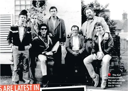  ??  ?? The Auf Wiedersehe­n, Pet cast outside the Windmill Inn in 1986