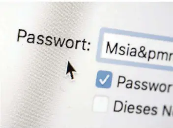  ?? FOTO: GÜNTHER/DPA ?? Ein sicheres Passwort besteht aus mindestens acht Zeichen, allen Zeichenkla­ssen und Kauderwels­ch.