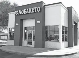  ?? PHOTOS BY COREY PERRINE/FLORIDA TIMES-UNION ?? The storefront is shown Wednesday, at PangeaKeto at Beach Boulevard and San Pablo Road in Jacksonvil­le. The ketogenic franchise eatery and grocery store focuses on healthy options such as sugar and gluten-free meals and snacks.