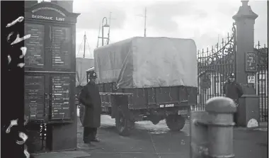  ?? PHOTOS: ALEXANDER TURNBULL LIBRARY ?? Draconian press restrictio­ns means there are few photos of the 1951 Waterfront Dispute but this one – taken by The Evening Post in June, 1951 – shows strikebrea­king workers reporting to work in Wellington in a covered truck.