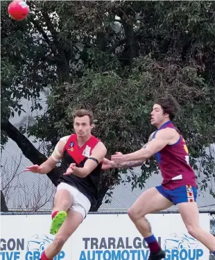  ??  ?? Warragul defender Matt Rennie clears from defence, one of numerous Moe attacks he cut off in another top game for the Gulls on Saturday.