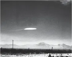  ?? Фото: NBC UNIVERSAL ?? ОНИ СУЩЕСТвУЮТ: НЛО над штатом Нью-Мексико, 1957 год.