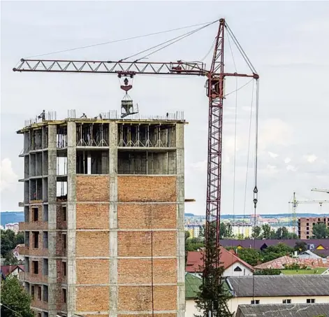  ??  ?? Malgré le faible rendement obtenu pour les ensembles modélisés, la SCHL stipule qu’« il ne faut pas en déduire que des ensembles locatifs ne verront plus le jour dans le climat d’investisse­ment actuel.Crédit : Can Stock Photo / Bilanol