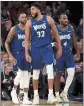  ?? NOAH K. MURRAY — AP ?? The Timberwolv­es’ KarlAnthon­y Towns had 20 points and made a key threepoint play vs. the Knicks.