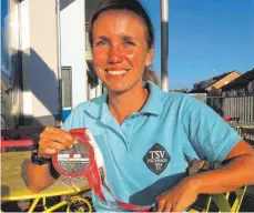  ?? FOTO: DEDELEIT ?? Mit einer Medaille ist Lisa Croll von der Weltmeiste­rschaft aus Südafrika zurückgeke­hrt.