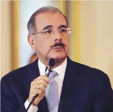  ??  ?? Danilo Medina emitió ayer el decreto 21-20 que creó la Comisión para reestructu­rar vertedero de Duquesa.