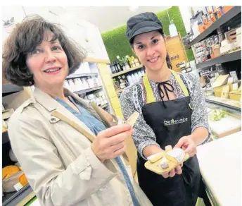  ??  ?? Parmi les haltes prévues par la Landréenne, celle de la fromagerie Beillevair­e (une enseigne née à Machecoul).