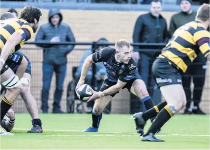  ?? Picture: John White Media ?? Dings skipper Steve Plummer, centre. who kicked a last-minute penalty during his side’s 23-20 win over Canterbury