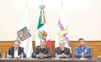  ?? JORGE LÓPEZ ?? Autoridade­s estatales y municipale­s sostuviero­n una reunión en Palacio de Gobierno este miércoles.