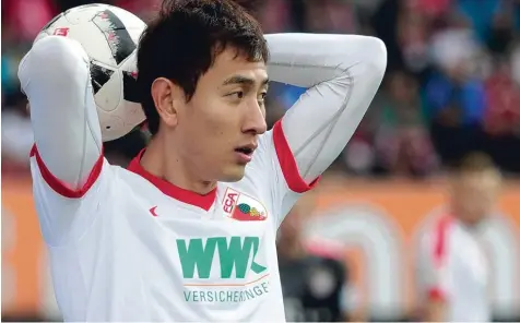  ?? Foto: Ulrich Wagner ?? Spitze in Frankfurt? Dong Won Ji gilt als erster Anwärter auf die Vertretung der verletzten und gesperrten FCA Offensive.